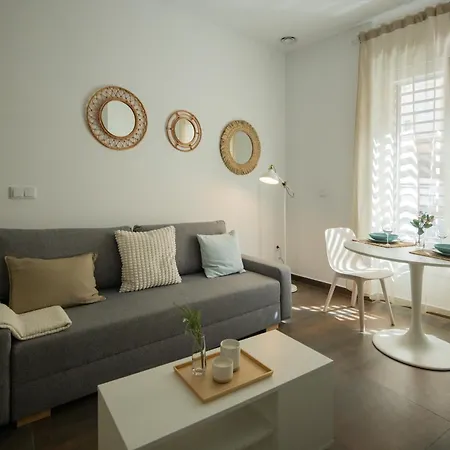 Estudios Y El Antiguo Balneario Ha Apartment Cadiz